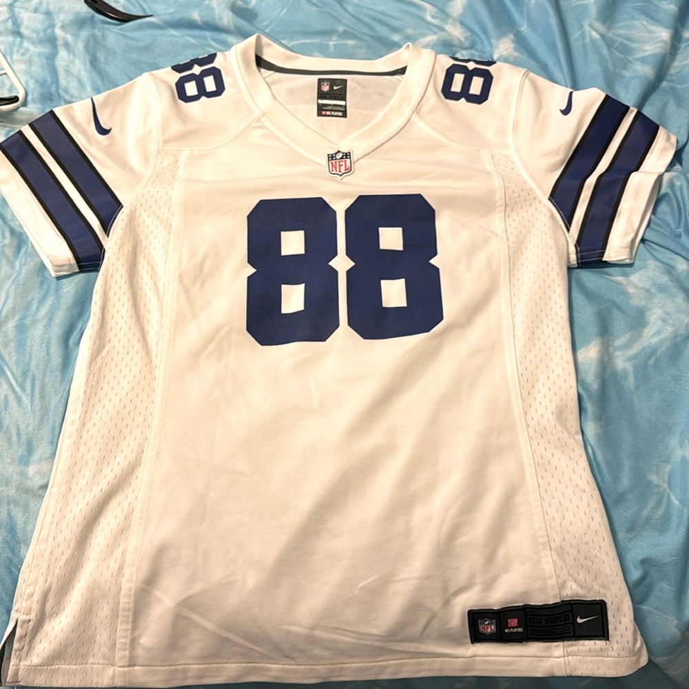 Like new worn once #88 Bryant Medium jersey